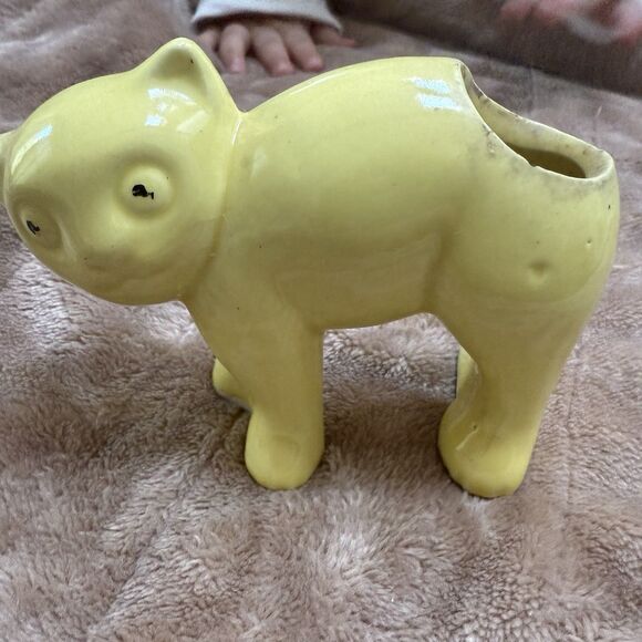 Old Cat Planter 4” Black Eyes Surprised Scared Vintage Ached Back MCM MIJ Yellow - Picture 1 of 8